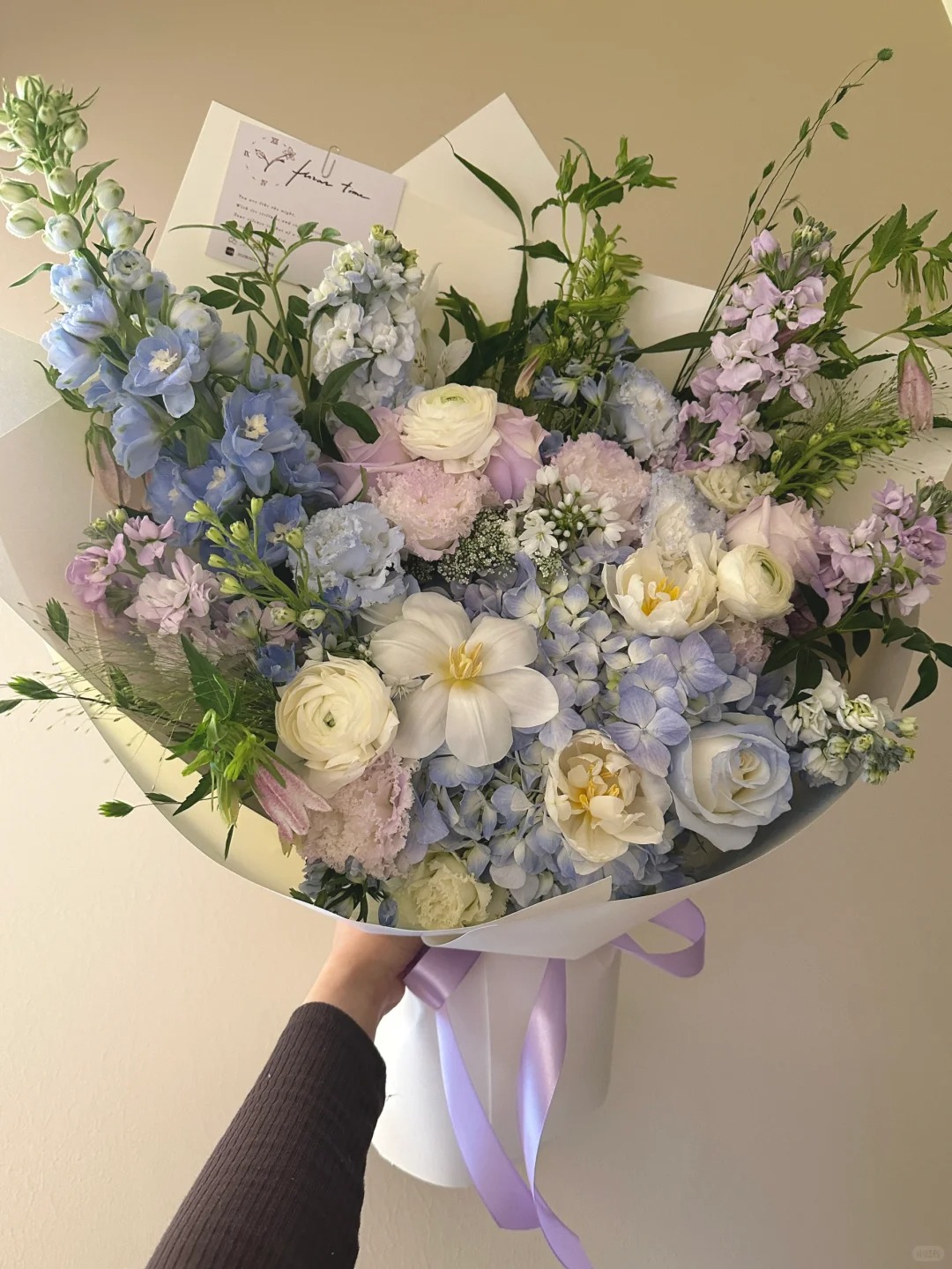 雾蓝飞燕法式花束